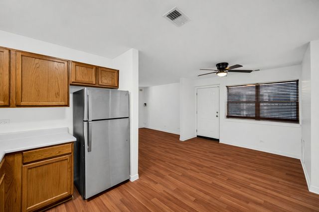 6419 S Kenwood Avenue, Chicago, IL 60637