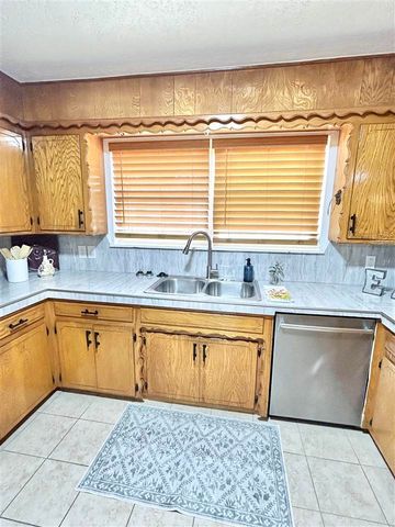 505 NW 40th, Lawton, OK 73505