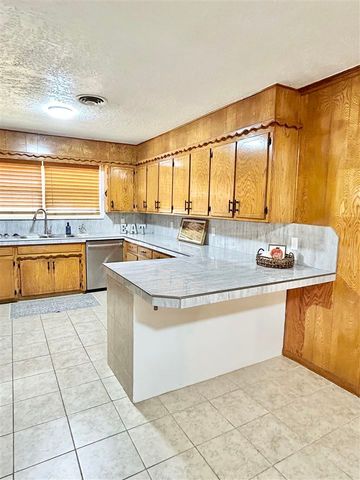 505 NW 40th, Lawton, OK 73505