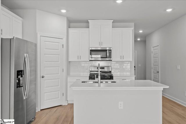 427 Blissful Court, Taylors, SC 29687