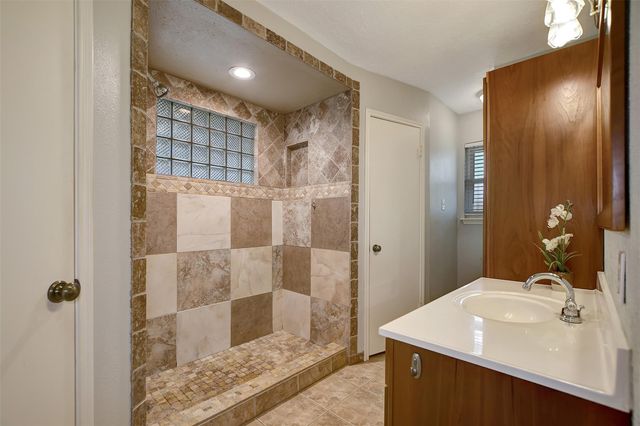 15642 Meadow Village Drive, Houston, TX 77095