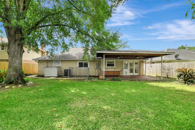 15642 Meadow Village Drive, Houston, TX 77095