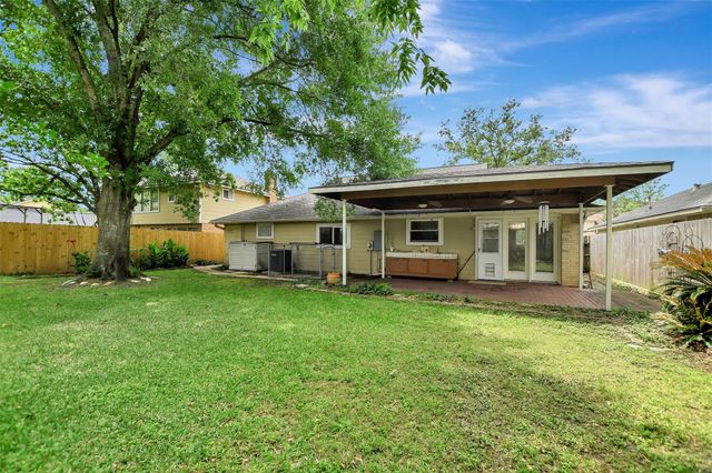 15642 Meadow Village Drive, Houston, TX 77095