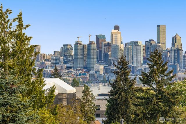 4416 Midvale Avenue N, Seattle, WA 98103
