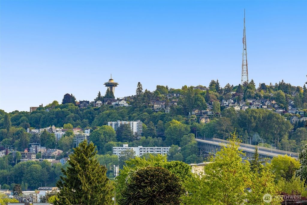 4416 Midvale Avenue N, Seattle, WA 98103