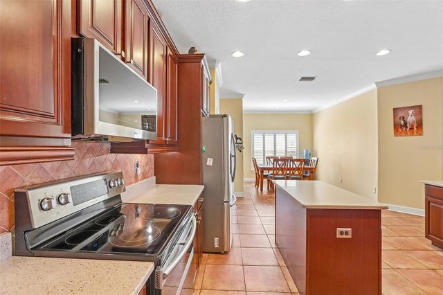 1638 MIRA LAGO CIRCLE, Ruskin, FL 33570
