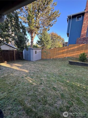 1723 SW 324th Street, Federal Way, WA 98023