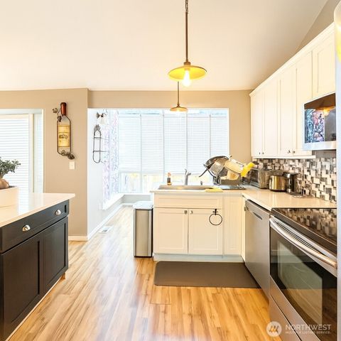 1723 SW 324th Street, Federal Way, WA 98023