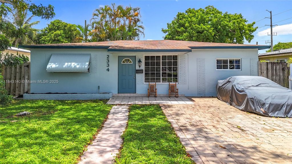 2334 Pierce St, Hollywood, FL 33020
