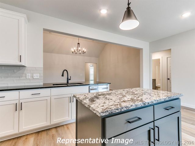 7617 E 89th Street North, Owasso, OK 74055