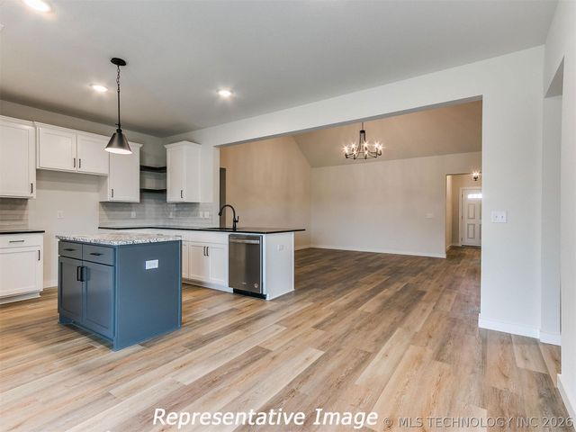7617 E 89th Street North, Owasso, OK 74055