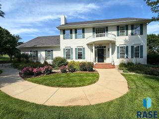 1105 S Quartzite Cir, Sioux Falls, SD 57110