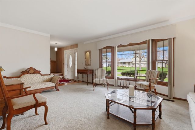 53236 Bancroft Drive, Shelby Twp, MI 48316