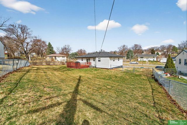 9253 Tomahawk Boulevard, Omaha, NE 68134