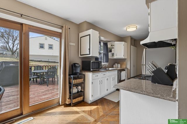 9253 Tomahawk Boulevard, Omaha, NE 68134