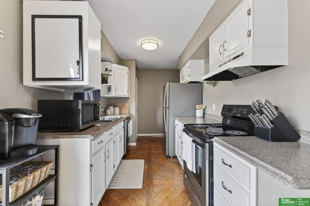 9253 Tomahawk Boulevard, Omaha, NE 68134