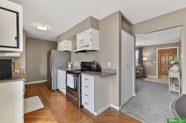 9253 Tomahawk Boulevard, Omaha, NE 68134