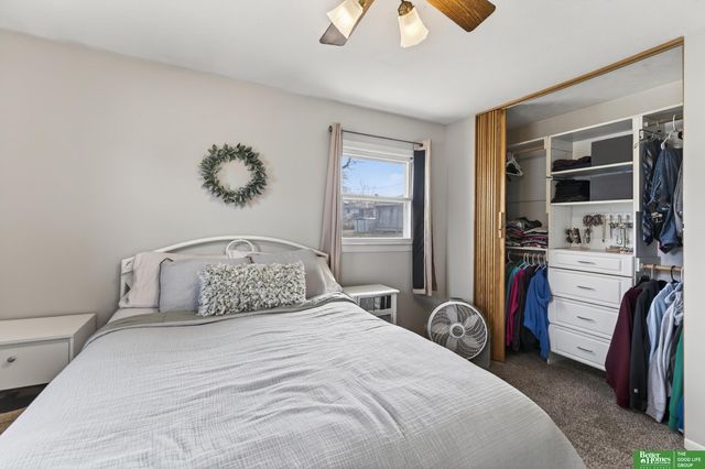 9253 Tomahawk Boulevard, Omaha, NE 68134