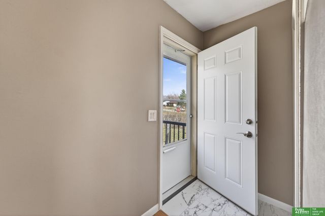 9253 Tomahawk Boulevard, Omaha, NE 68134