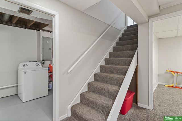 9253 Tomahawk Boulevard, Omaha, NE 68134