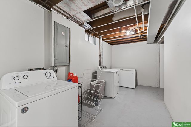 9253 Tomahawk Boulevard, Omaha, NE 68134