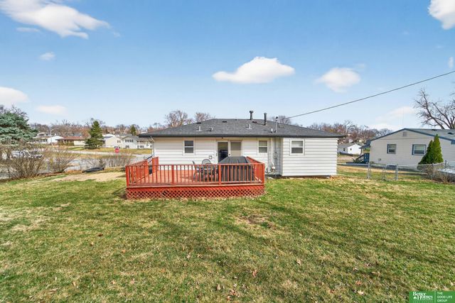 9253 Tomahawk Boulevard, Omaha, NE 68134