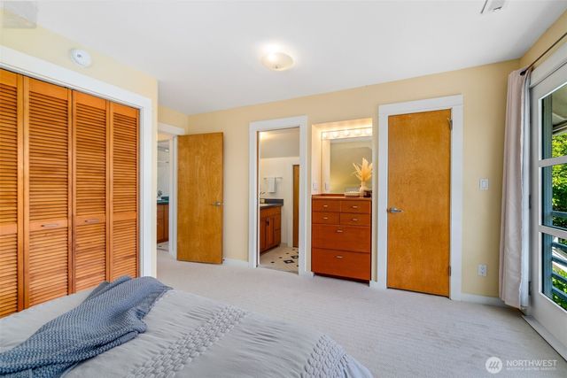 943 NW 60th Street, Seattle, WA 98107