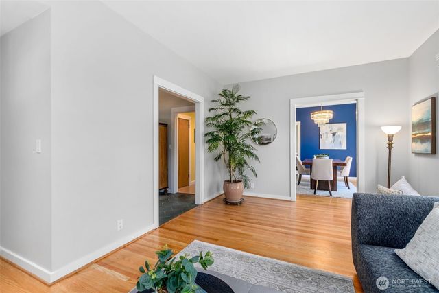 943 NW 60th Street, Seattle, WA 98107