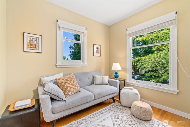 943 NW 60th Street, Seattle, WA 98107