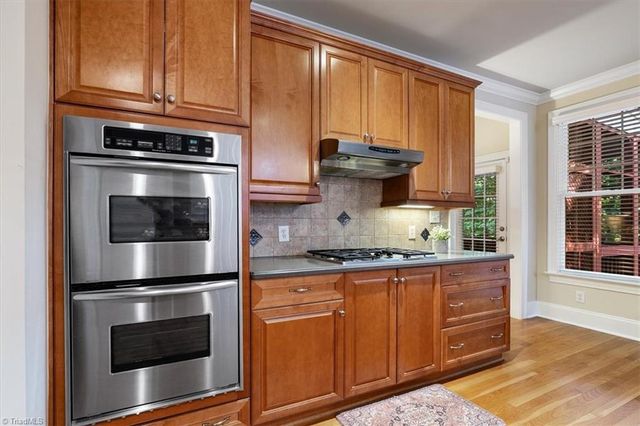 19 Middlefield Court, Greensboro, NC 27455