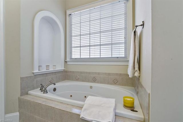 19 Middlefield Court, Greensboro, NC 27455