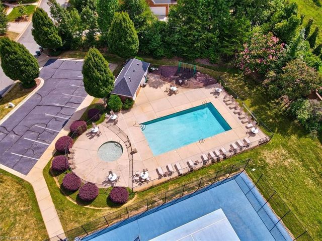 19 Middlefield Court, Greensboro, NC 27455