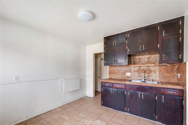 1802 W 153rd Street E, Compton, CA 90220