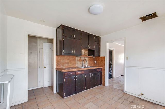 1802 W 153rd Street E, Compton, CA 90220