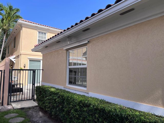 3368 Greenway Drive, Jupiter, FL 33458
