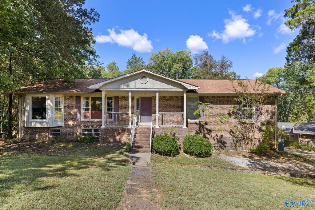 2102 Southline Drive NW, Huntsville, AL 35810