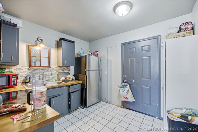 1074 N Irvington Avenue N A&B, Tulsa, OK 74115