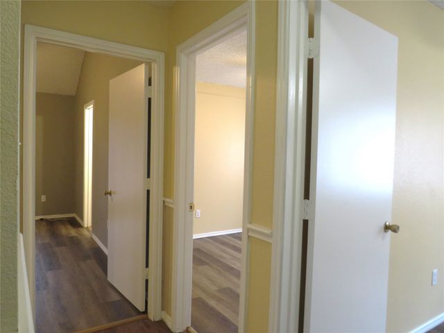 6034 Maple Leaf Drive, Arlington, TX 76017