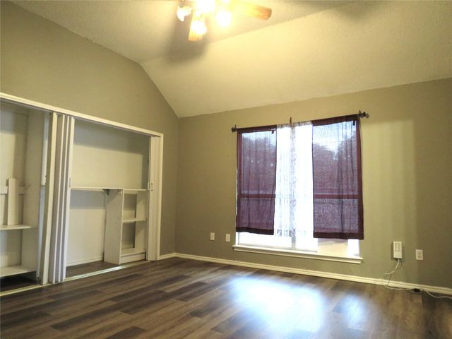 6034 Maple Leaf Drive, Arlington, TX 76017