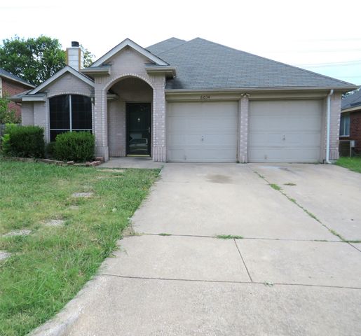 6034 Maple Leaf Drive, Arlington, TX 76017
