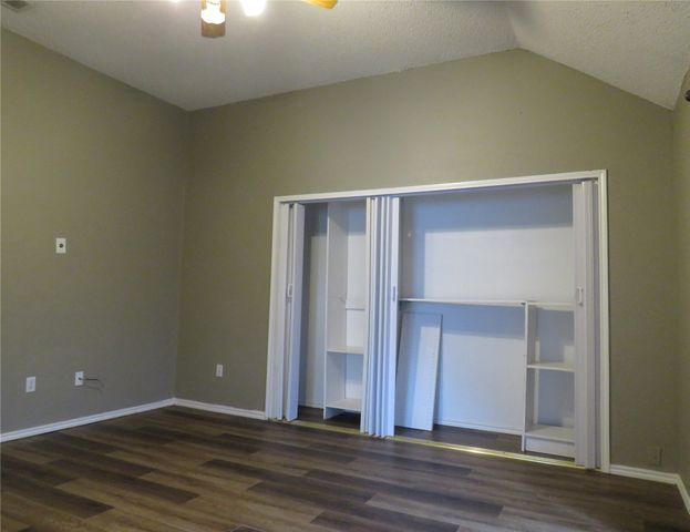 6034 Maple Leaf Drive, Arlington, TX 76017