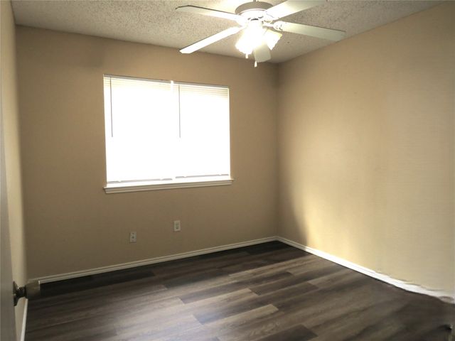 6034 Maple Leaf Drive, Arlington, TX 76017
