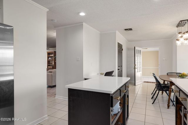 100 Presbytere Parkway, Lafayette, LA 70503