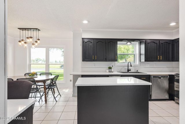 100 Presbytere Parkway, Lafayette, LA 70503