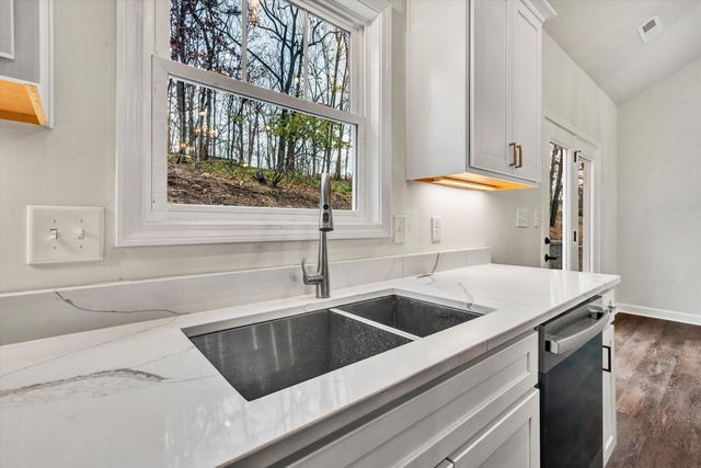 3335 Hidden Oak RD, Roanoke, VA 24018