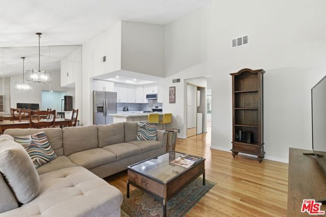 15155 Sherman Way 47, Van Nuys (los Angeles), CA 91405