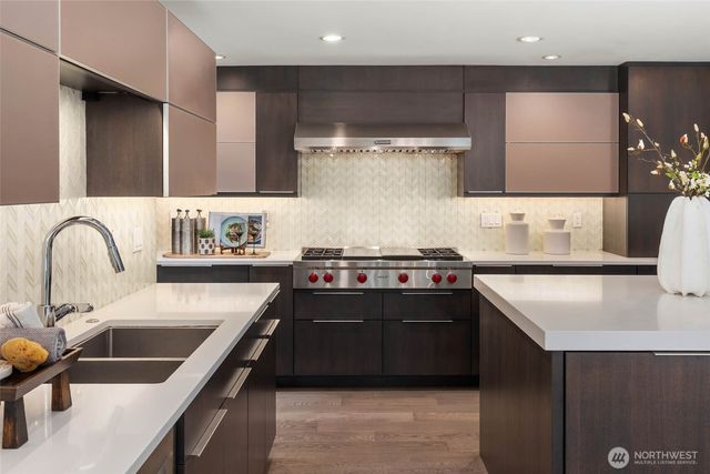 8425 NE 22nd Place, Clyde Hill, WA 98004