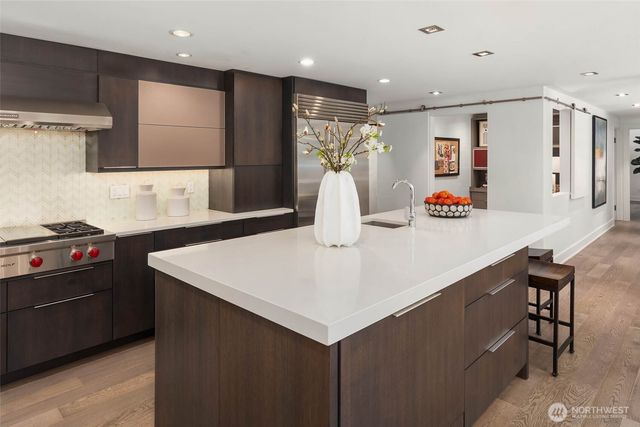 8425 NE 22nd Place, Clyde Hill, WA 98004
