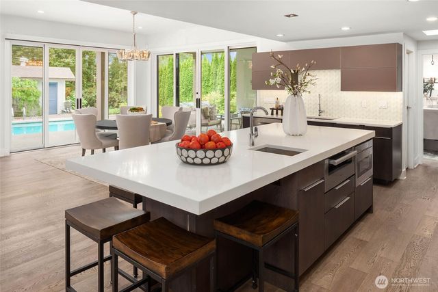 8425 NE 22nd Place, Clyde Hill, WA 98004