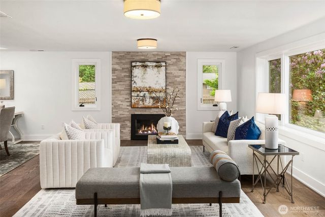 8425 NE 22nd Place, Clyde Hill, WA 98004